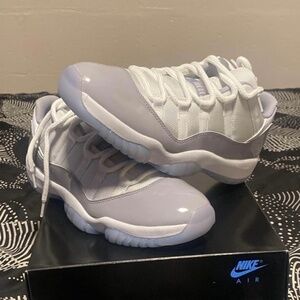 Jordan 11 low cement gray
